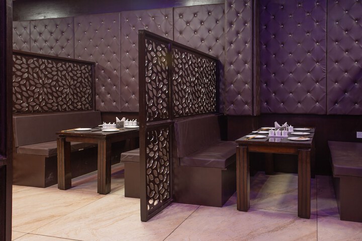 Dining 7 of 17