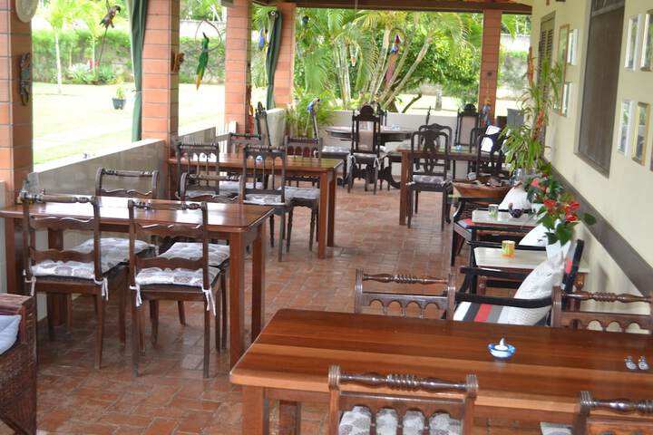 Dining 38 of 61