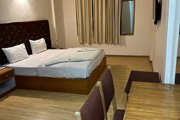 Room 3 of 11