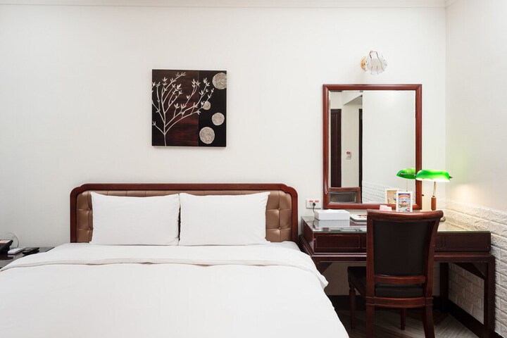 Room 21 of 38