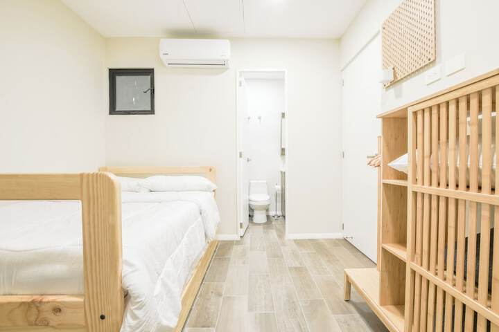 Room 10 of 122