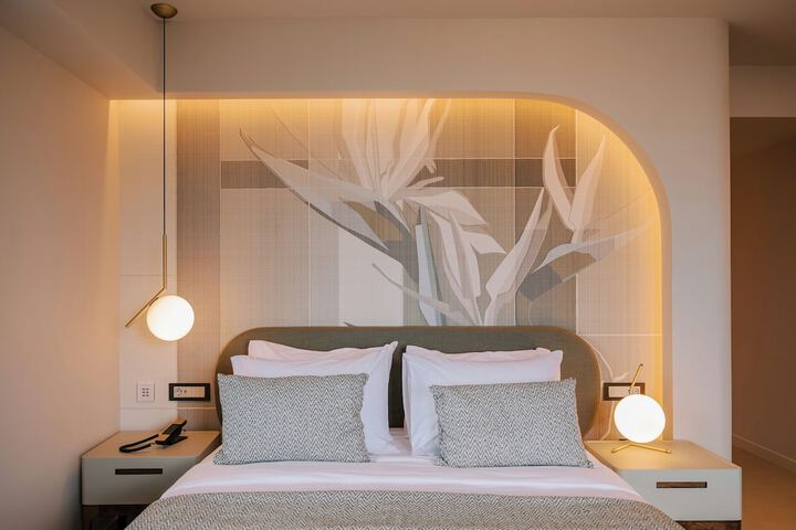Room 13 of 26