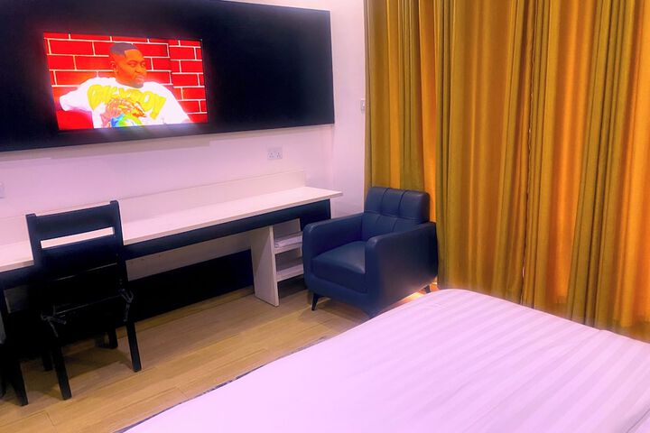 Room 37 of 66