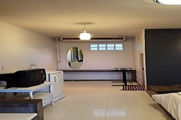 Room 17 of 29