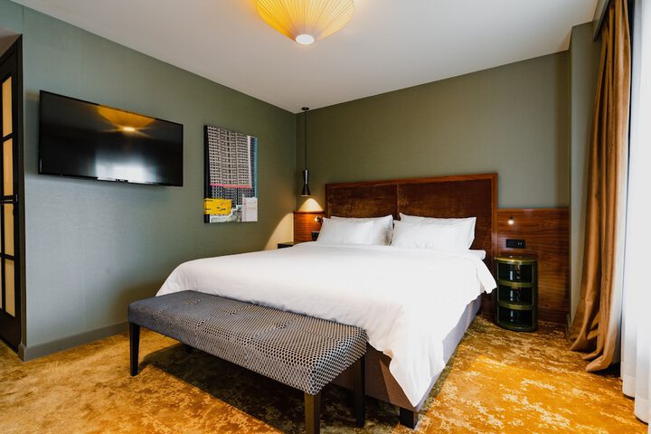Room 30 of 264