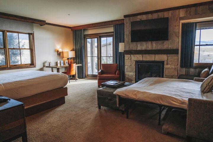 Room 17 of 46