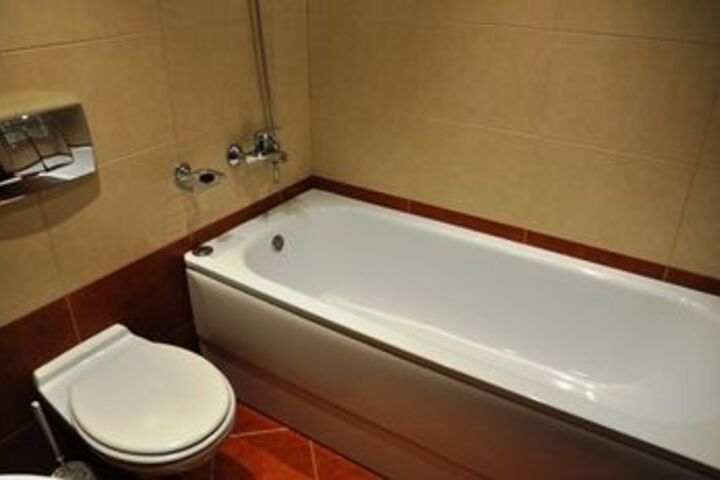 Room 2 of 23