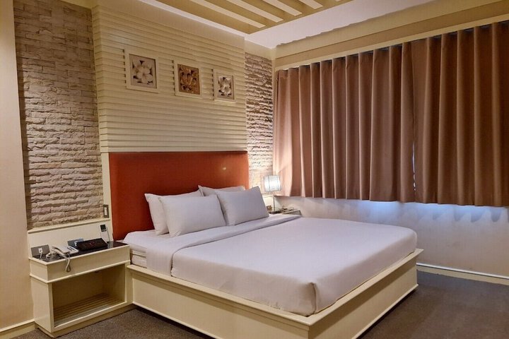 Room 14 of 40