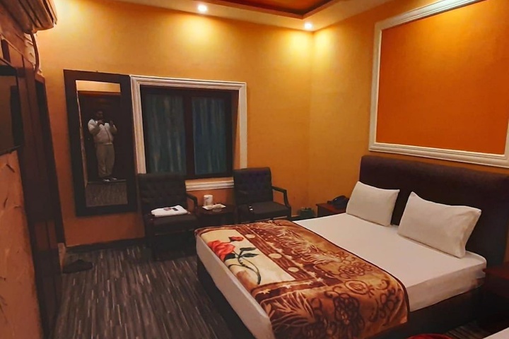 Room 2 of 16