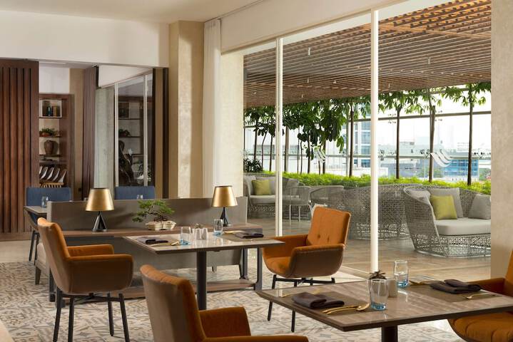 Lounge 61 of 69