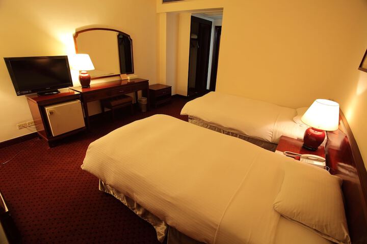 Room 10 of 39