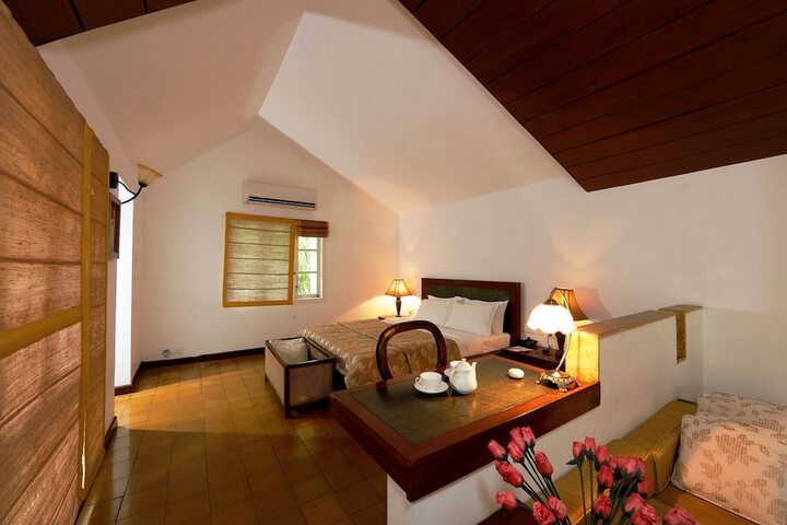 Room 2 of 33