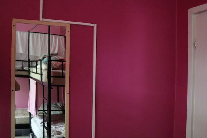 Room 16 of 38