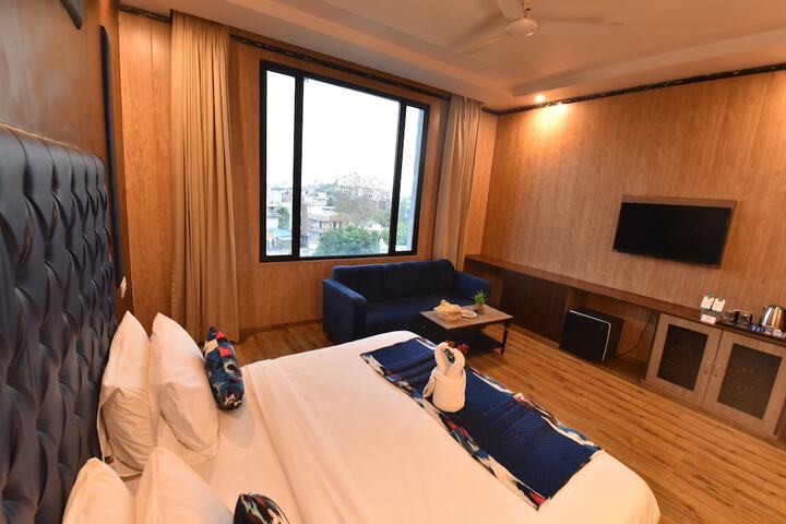 Room 15 of 68