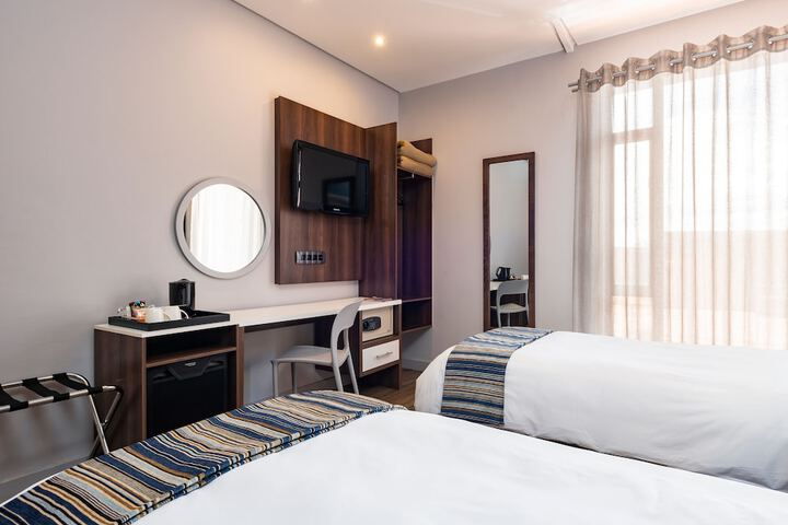 Room 6 of 35
