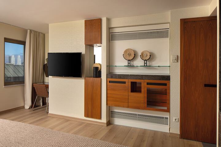 Room 21 of 63