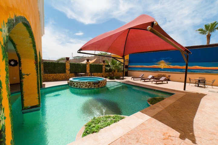 Pool Hotel