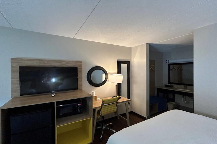 Room 21 of 36