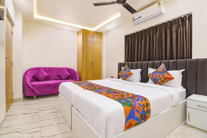 Room 2 of 36