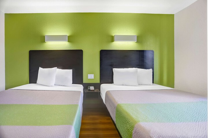 Room 9 of 27
