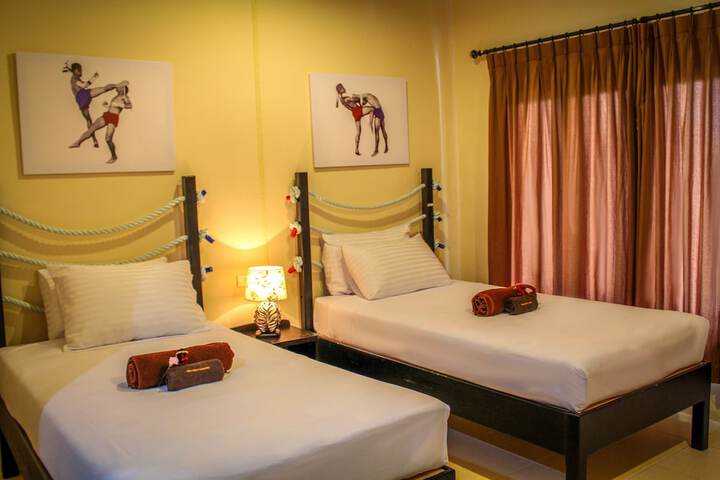 Room 2 of 62