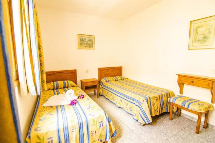 Room 2 of 15