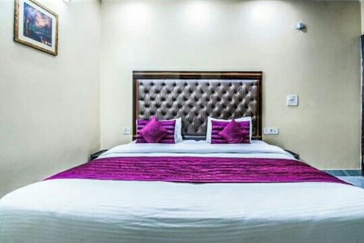 Room 2 of 22