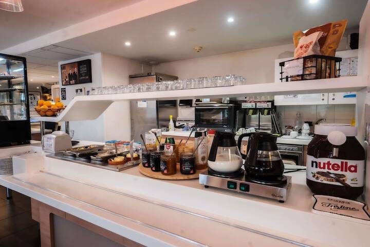 Breakfast/Coffee Service 50 of 60