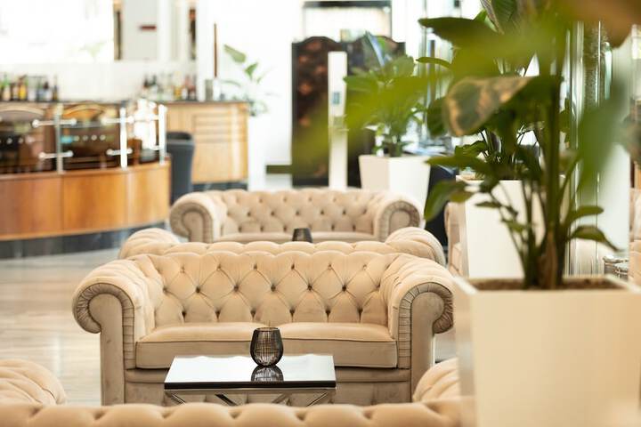 Guest Lobby