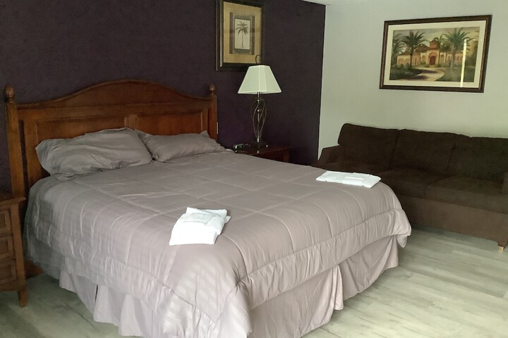 Single King Size Bed (1 of 3)