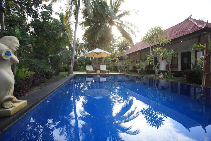 Hotel Pool