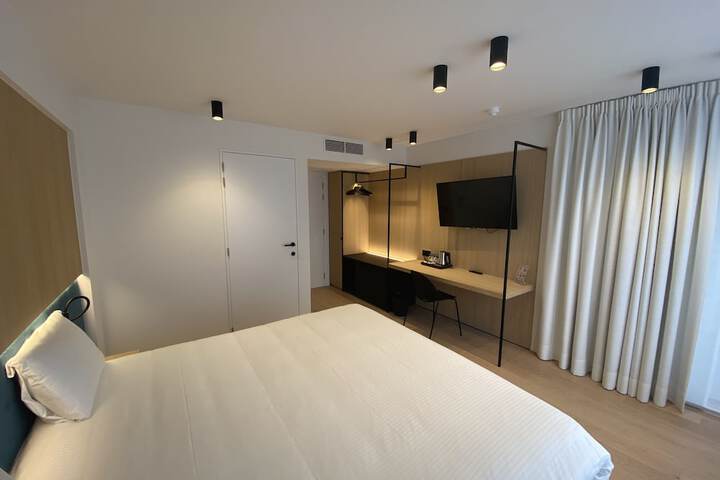 Room 26 of 62