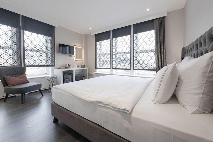 Room 105 of 184