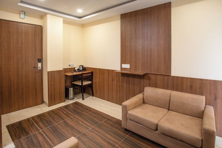 Room 2 of 7
