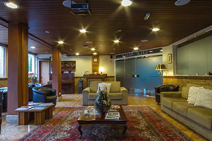 Guest Lobby