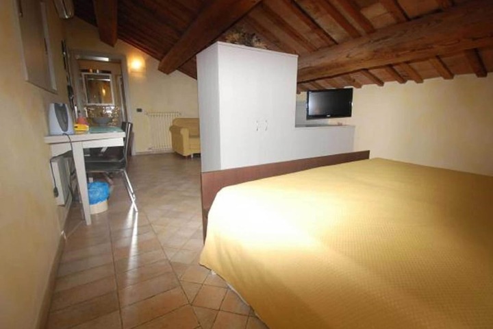 Room 4 of 39
