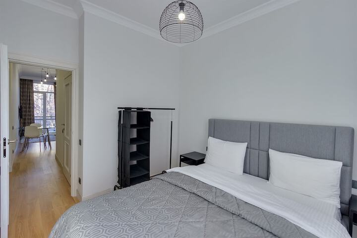Room 30 of 146