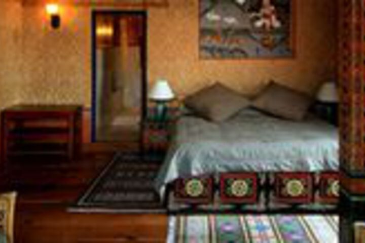 Room 7 of 18