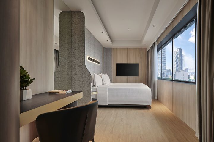 Room 9 of 74