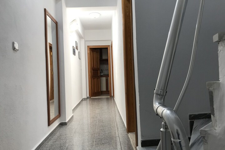 Ballroom/Hall 21 of 23
