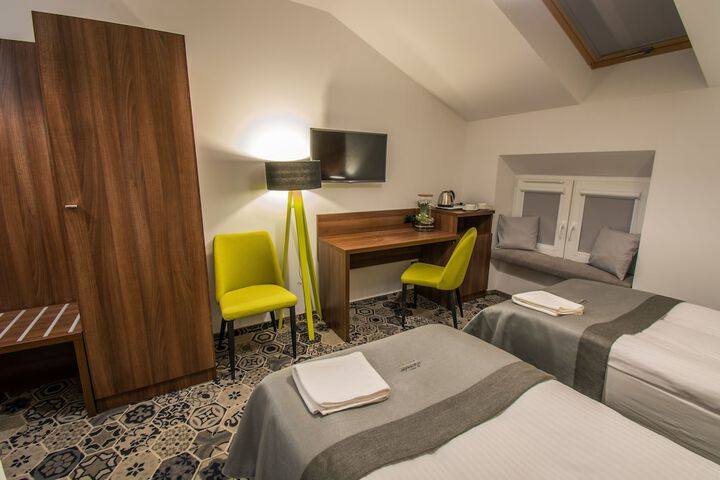 Room 15 of 73
