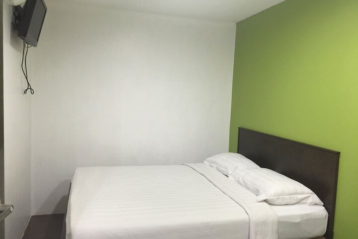 Room 2 of 6