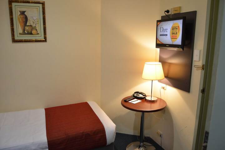 Room 17 of 49