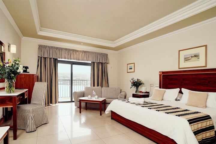 Room 25 of 94