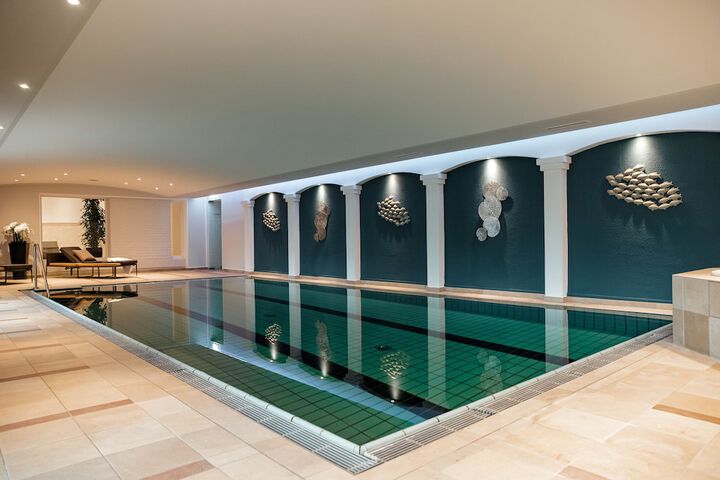 Pool 33 of 68