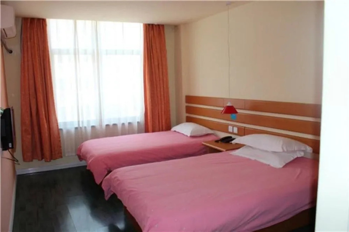 Room 3 of 7