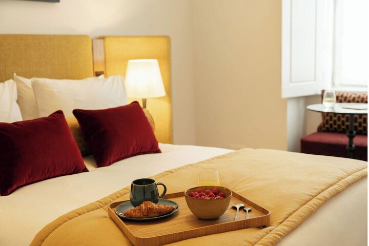 Room 27 of 193