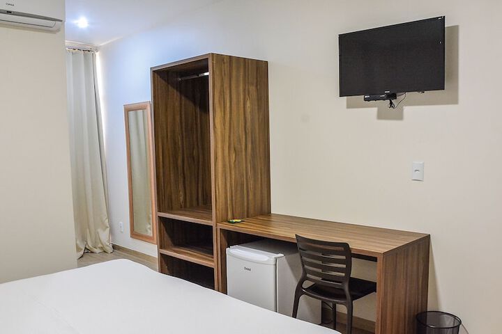 Room 8 of 50