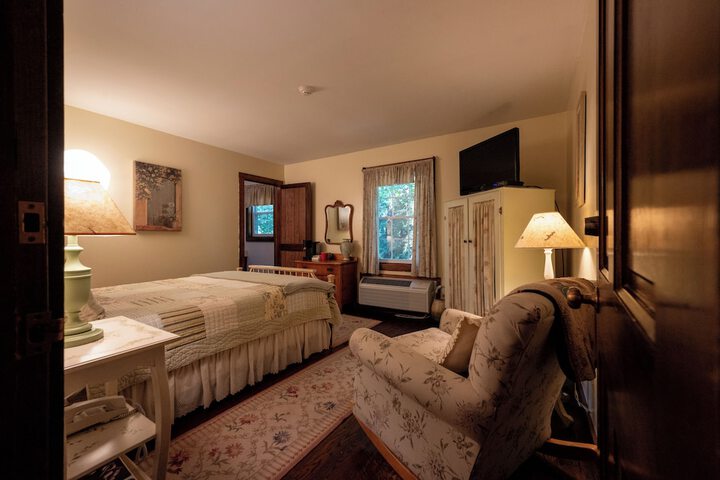 Room 13 of 22