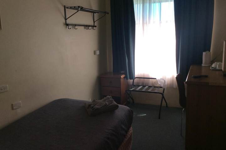 Room 14 of 32